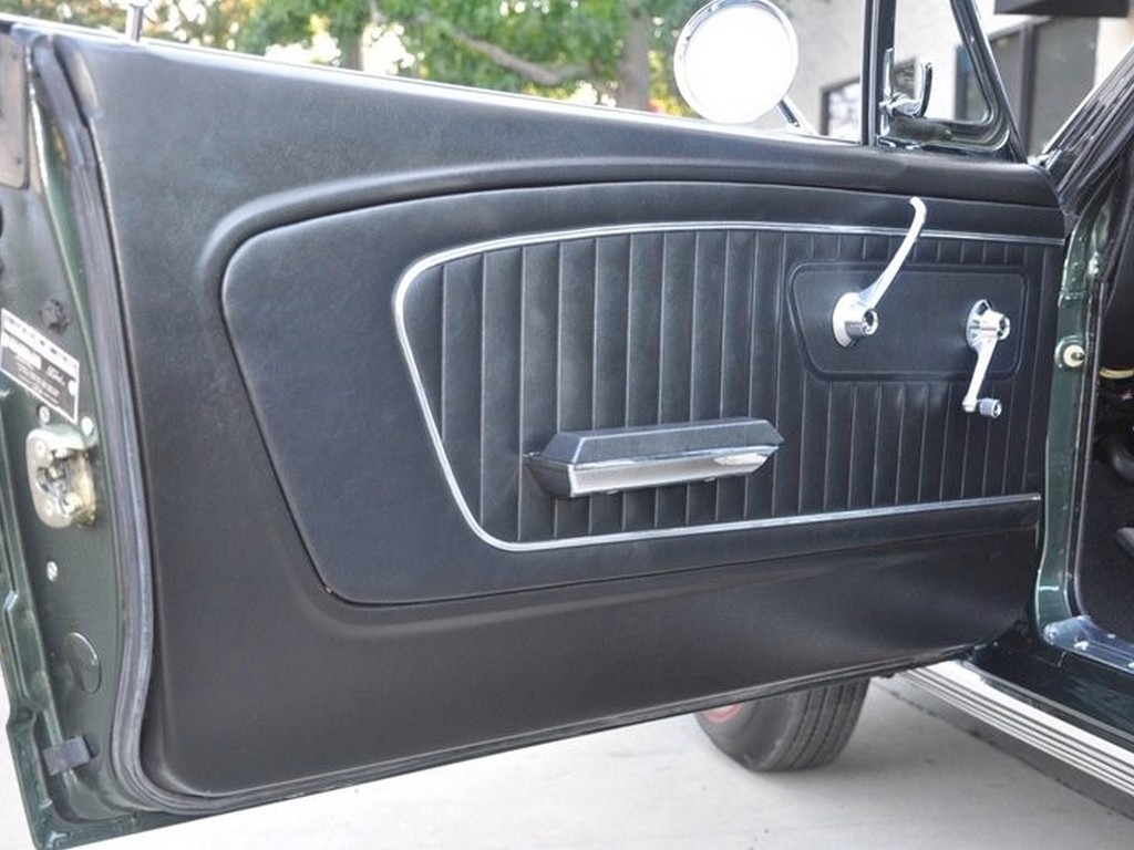 1965 Ford Mustang K-Code 2+2 Fastback - Image 18