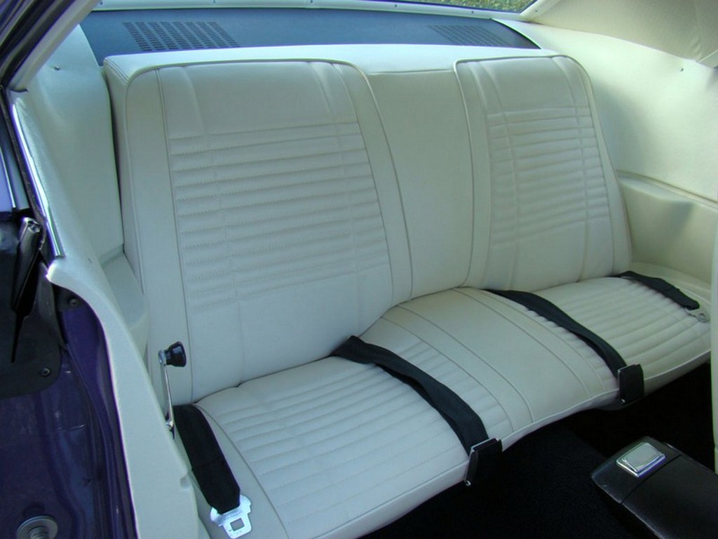 1970 Dodge Challenger R/T - Image 4