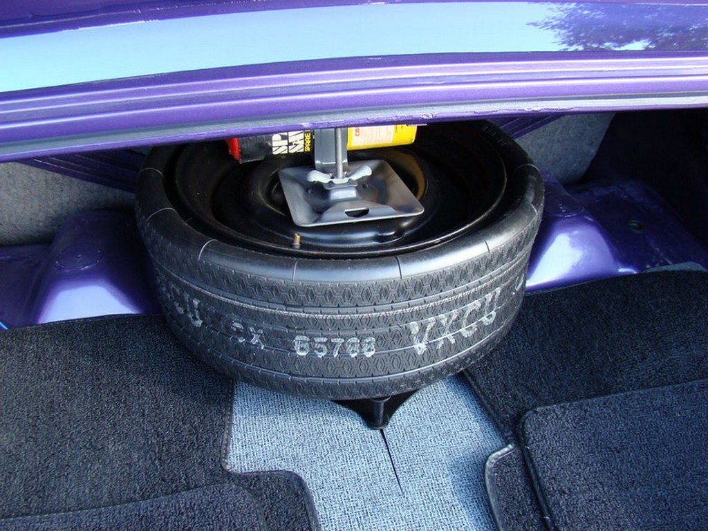 1970 Dodge Challenger R/T - Image 5