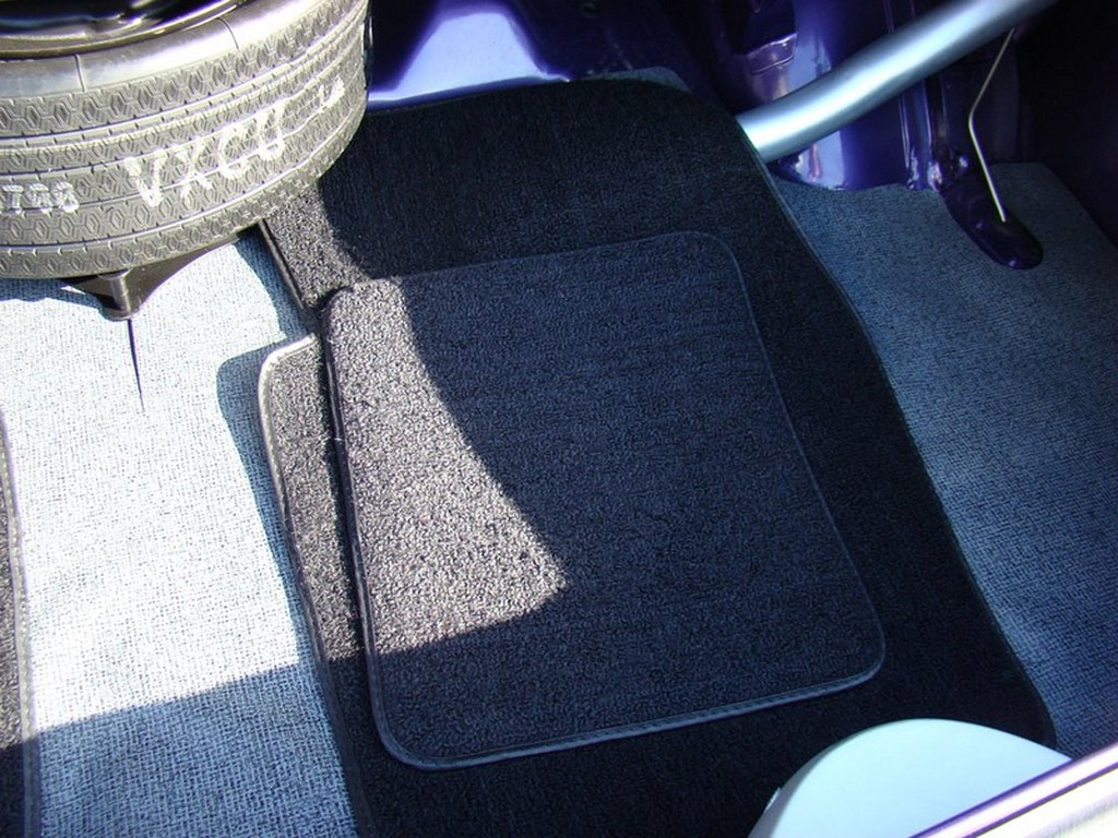 1970 Dodge Challenger R/T - Image 9