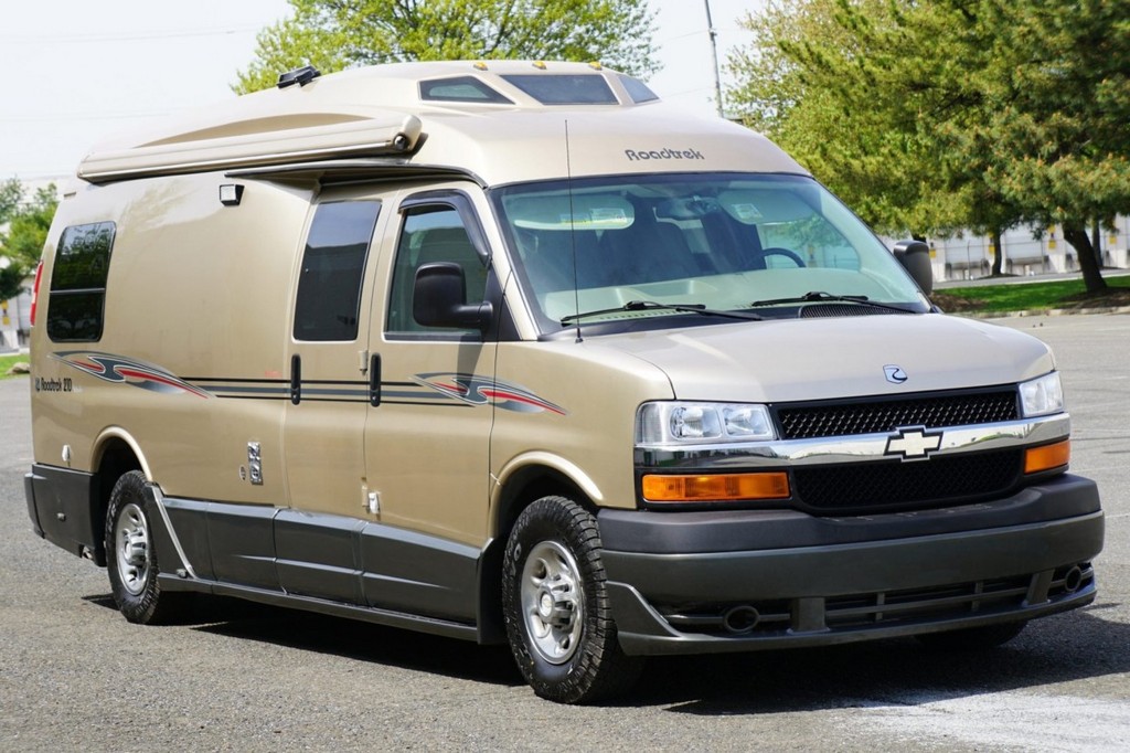 2007 Chevrolet Express 3500 / Roadtrek 210 Versatile – Online Sale - Image 53