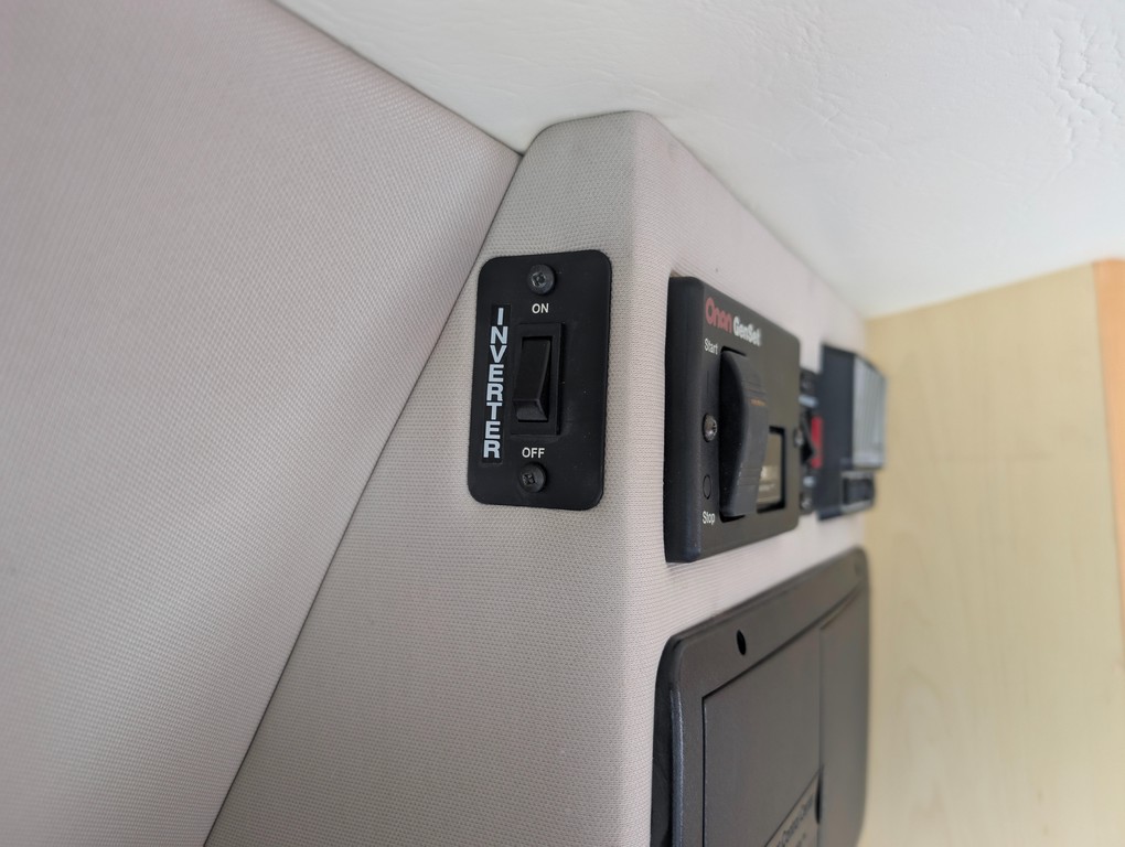 2007 Chevrolet Express 3500 / Roadtrek 210 Versatile – Online Sale - Image 73