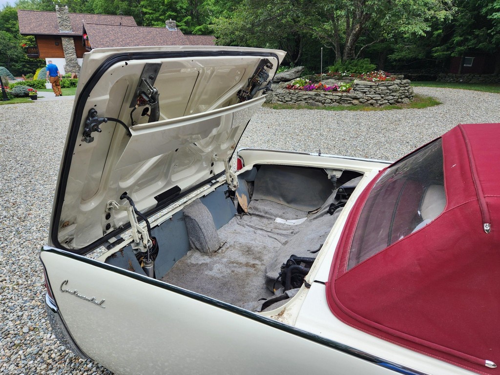 1961 Lincoln Continental Convertible - Online Sale - Image 47