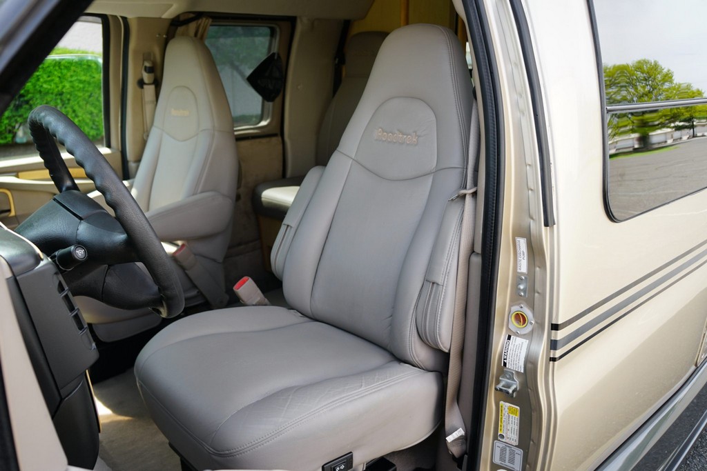 2007 Chevrolet Express 3500 / Roadtrek 210 Versatile – Online Sale - Image 91