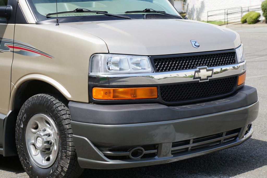 2007 Chevrolet Express 3500 / Roadtrek 210 Versatile – Online Sale - Image 99