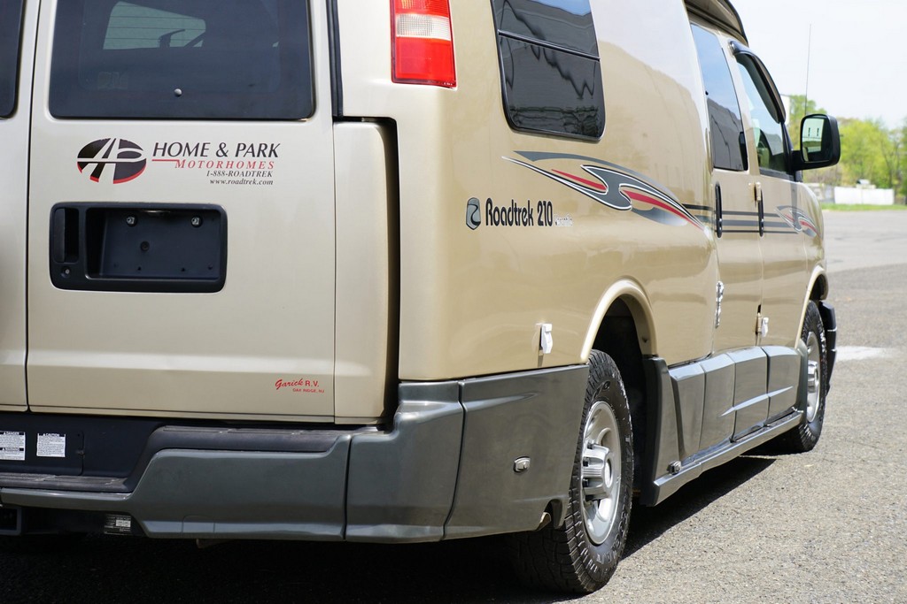 2007 Chevrolet Express 3500 / Roadtrek 210 Versatile – Online Sale - Image 106