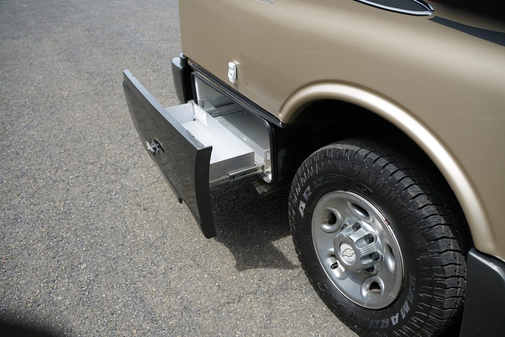 2007 Chevrolet Express 3500 / Roadtrek 210 Versatile – Online Sale - Image 117