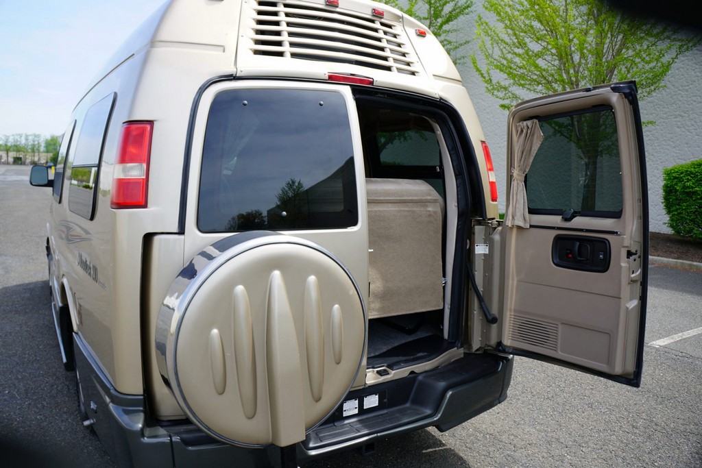 2007 Chevrolet Express 3500 / Roadtrek 210 Versatile – Online Sale - Image 119