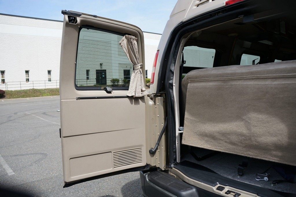 2007 Chevrolet Express 3500 / Roadtrek 210 Versatile – Online Sale - Image 120
