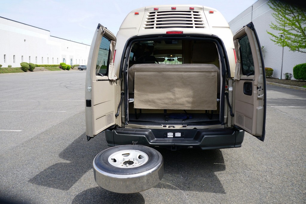 2007 Chevrolet Express 3500 / Roadtrek 210 Versatile – Online Sale - Image 122