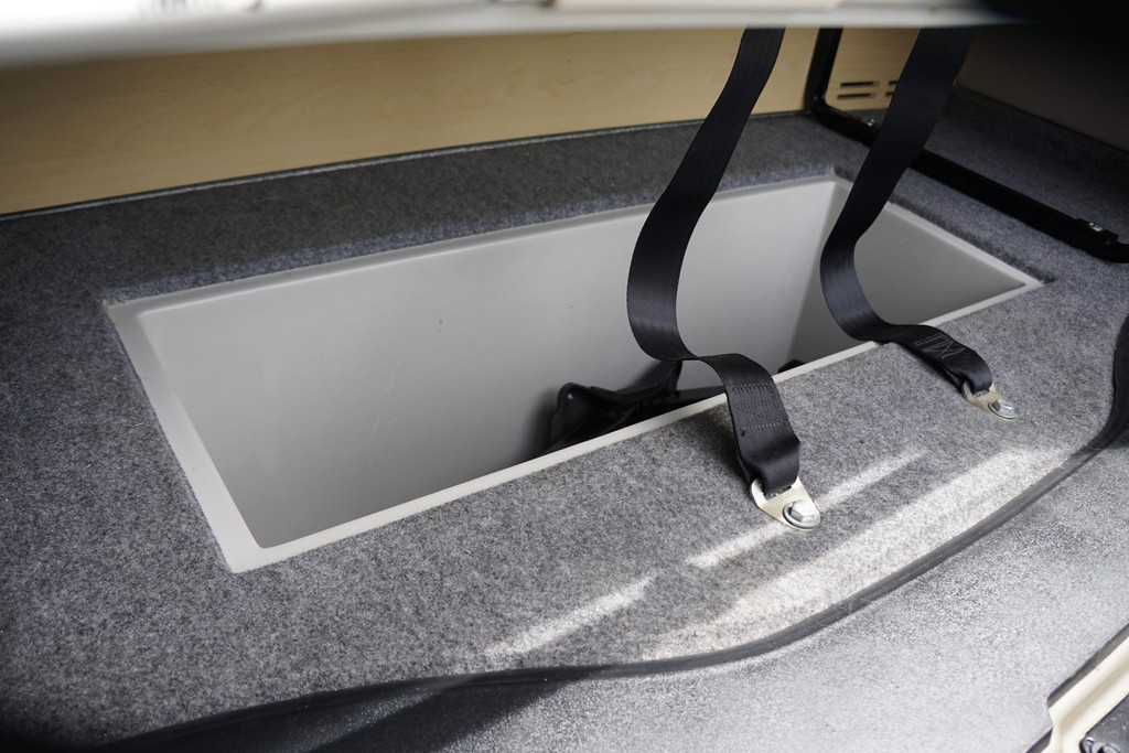 2007 Chevrolet Express 3500 / Roadtrek 210 Versatile – Online Sale - Image 125