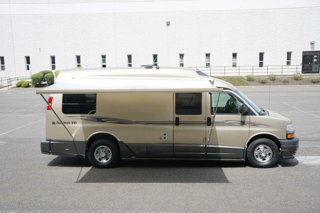 2007 Chevrolet Express 3500 / Roadtrek 210 Versatile – Online Sale - Image 136