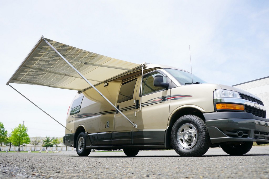 2007 Chevrolet Express 3500 / Roadtrek 210 Versatile – Online Sale - Image 138