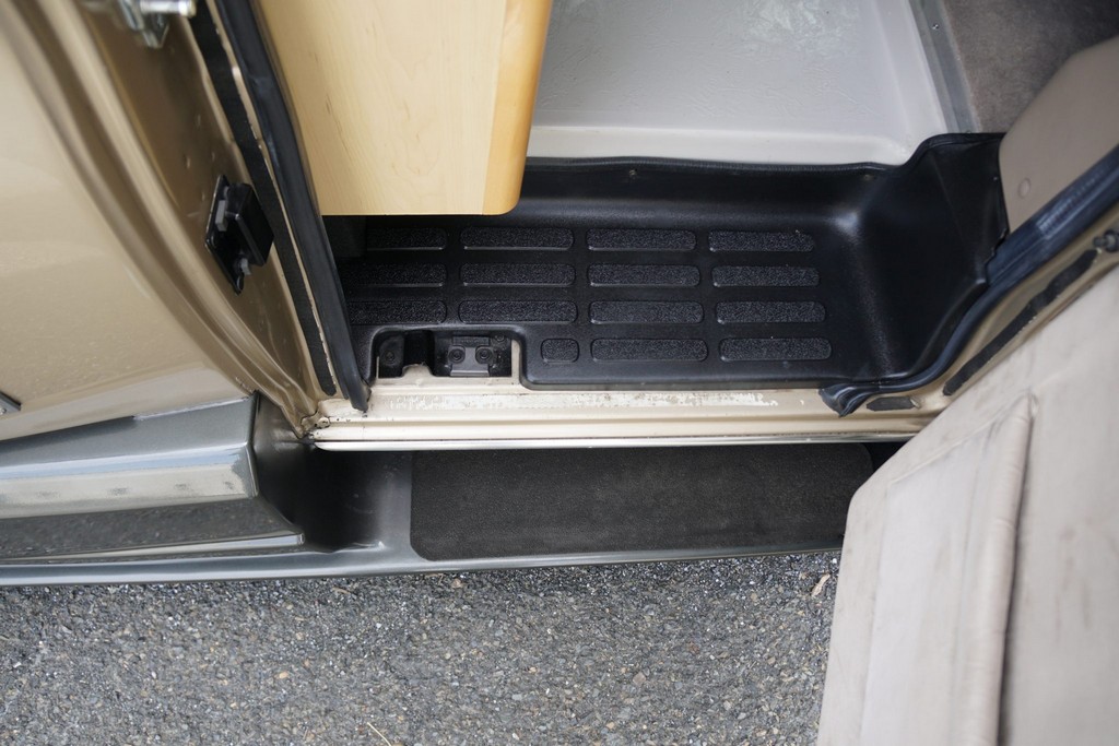 2007 Chevrolet Express 3500 / Roadtrek 210 Versatile – Online Sale - Image 140