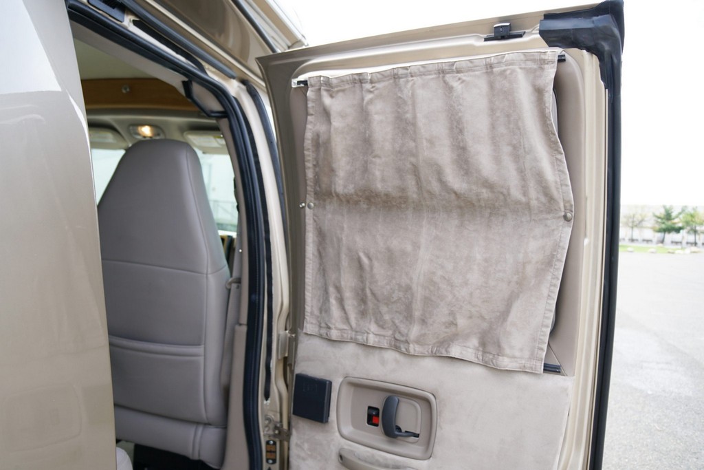 2007 Chevrolet Express 3500 / Roadtrek 210 Versatile – Online Sale - Image 141