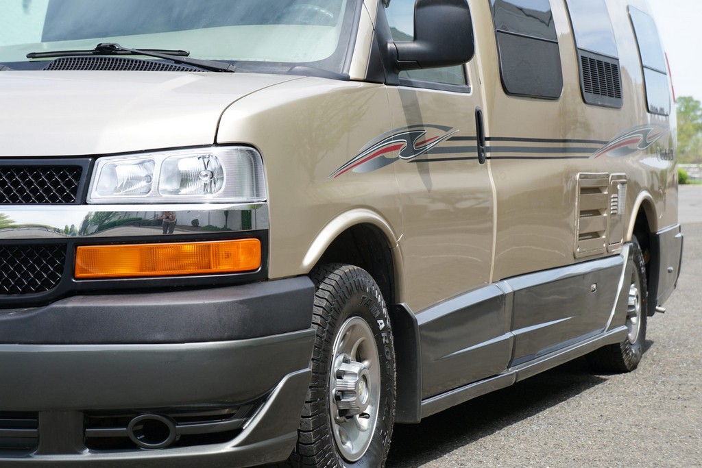 2007 Chevrolet Express 3500 / Roadtrek 210 Versatile – Online Sale - Image 144