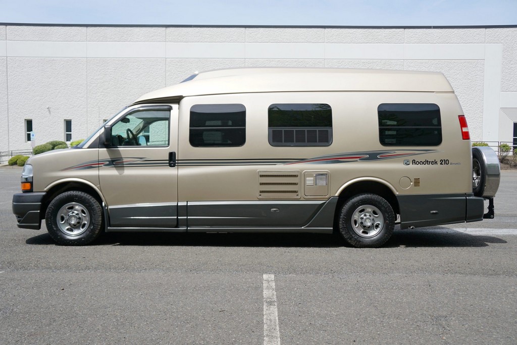 2007 Chevrolet Express 3500 / Roadtrek 210 Versatile – Online Sale - Image 145