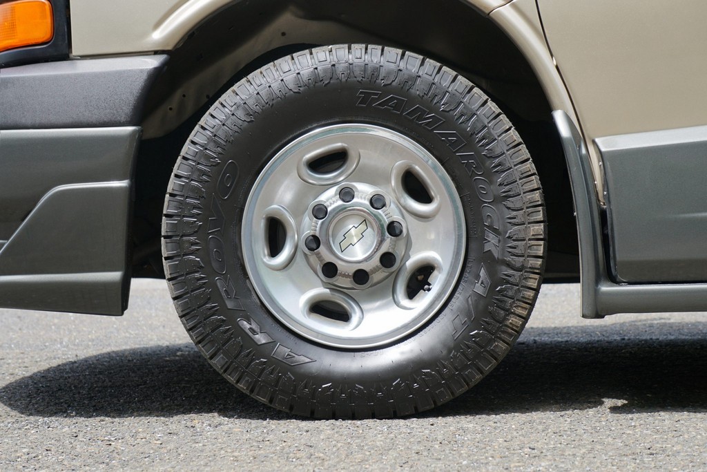 2007 Chevrolet Express 3500 / Roadtrek 210 Versatile – Online Sale - Image 146