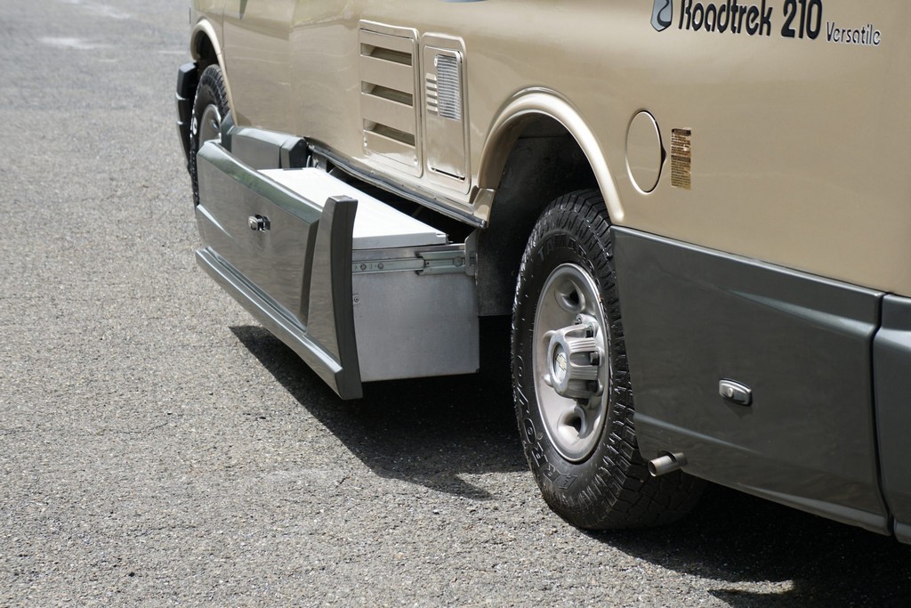 2007 Chevrolet Express 3500 / Roadtrek 210 Versatile – Online Sale - Image 155