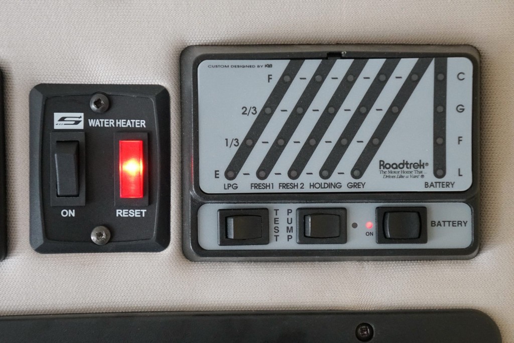 2007 Chevrolet Express 3500 / Roadtrek 210 Versatile – Online Sale - Image 159