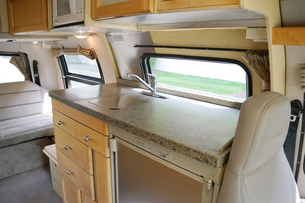 2007 Chevrolet Express 3500 / Roadtrek 210 Versatile – Online Sale - Image 164