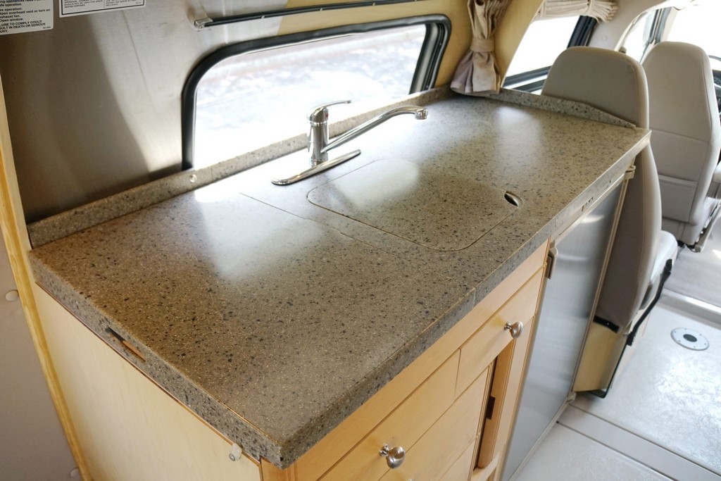 2007 Chevrolet Express 3500 / Roadtrek 210 Versatile – Online Sale - Image 165