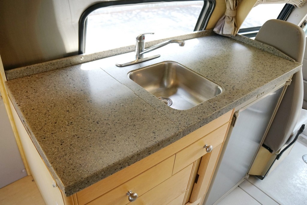 2007 Chevrolet Express 3500 / Roadtrek 210 Versatile – Online Sale - Image 166