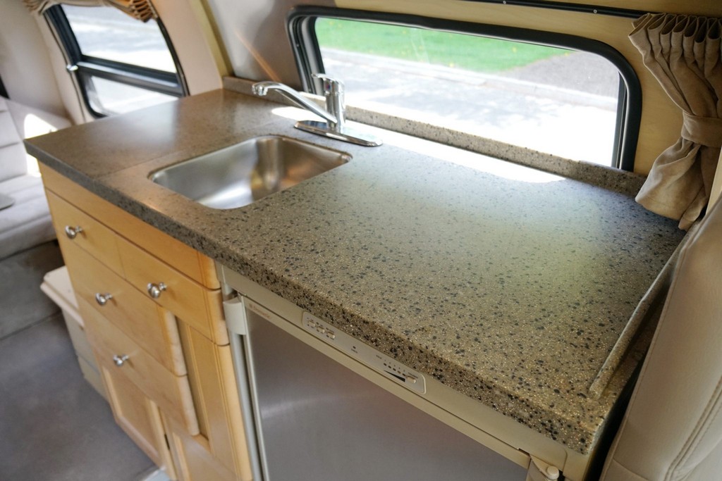 2007 Chevrolet Express 3500 / Roadtrek 210 Versatile – Online Sale - Image 167