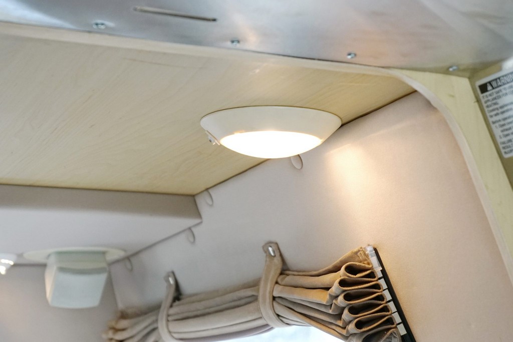 2007 Chevrolet Express 3500 / Roadtrek 210 Versatile – Online Sale - Image 171