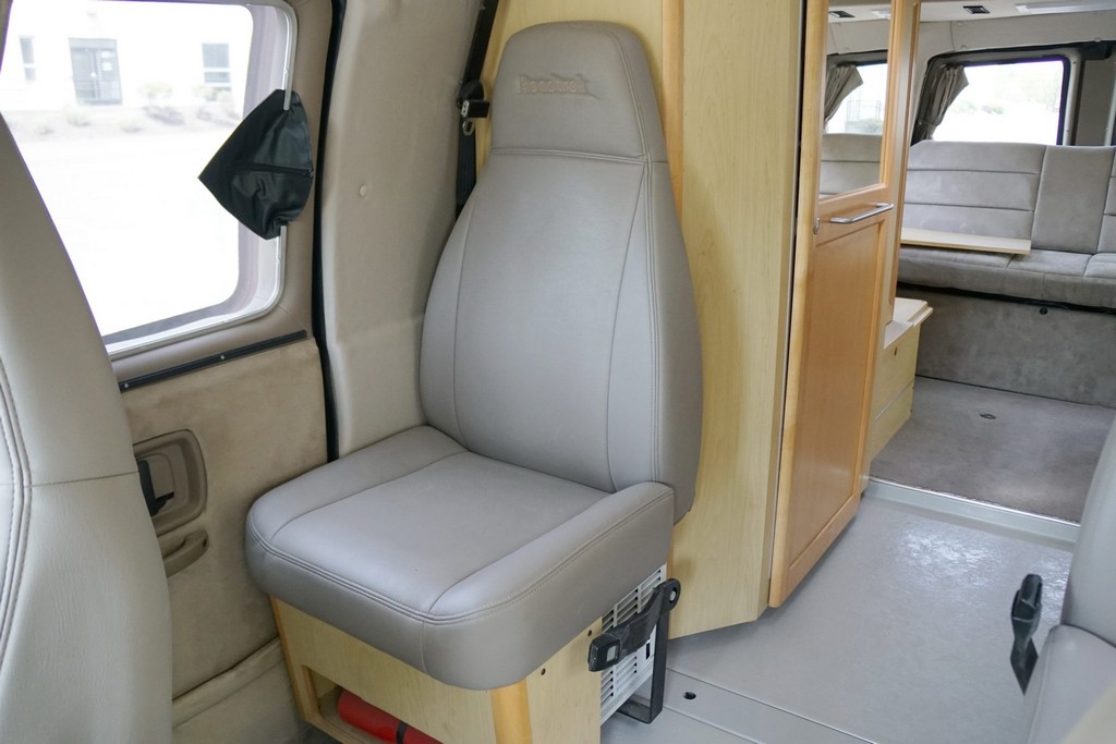 2007 Chevrolet Express 3500 / Roadtrek 210 Versatile – Online Sale - Image 178