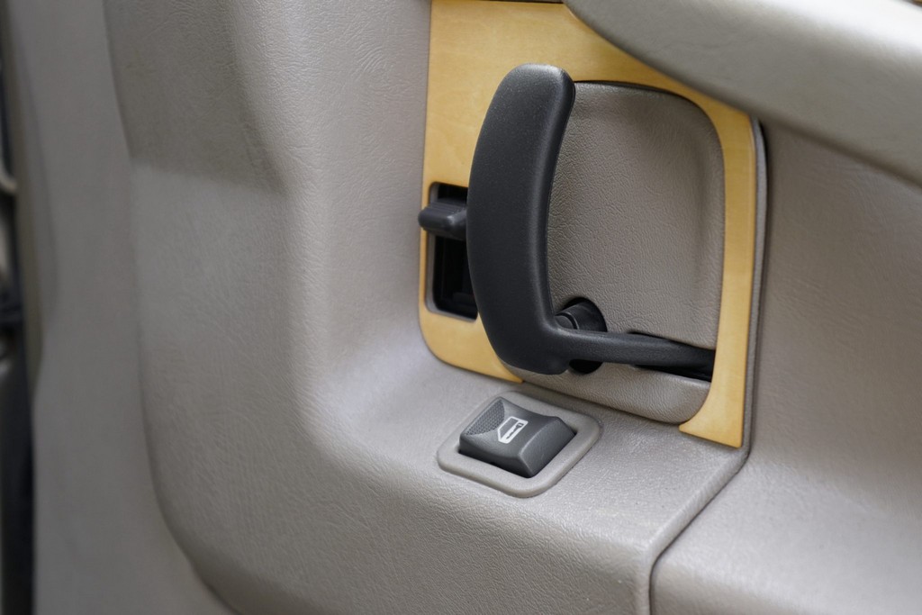 2007 Chevrolet Express 3500 / Roadtrek 210 Versatile – Online Sale - Image 184