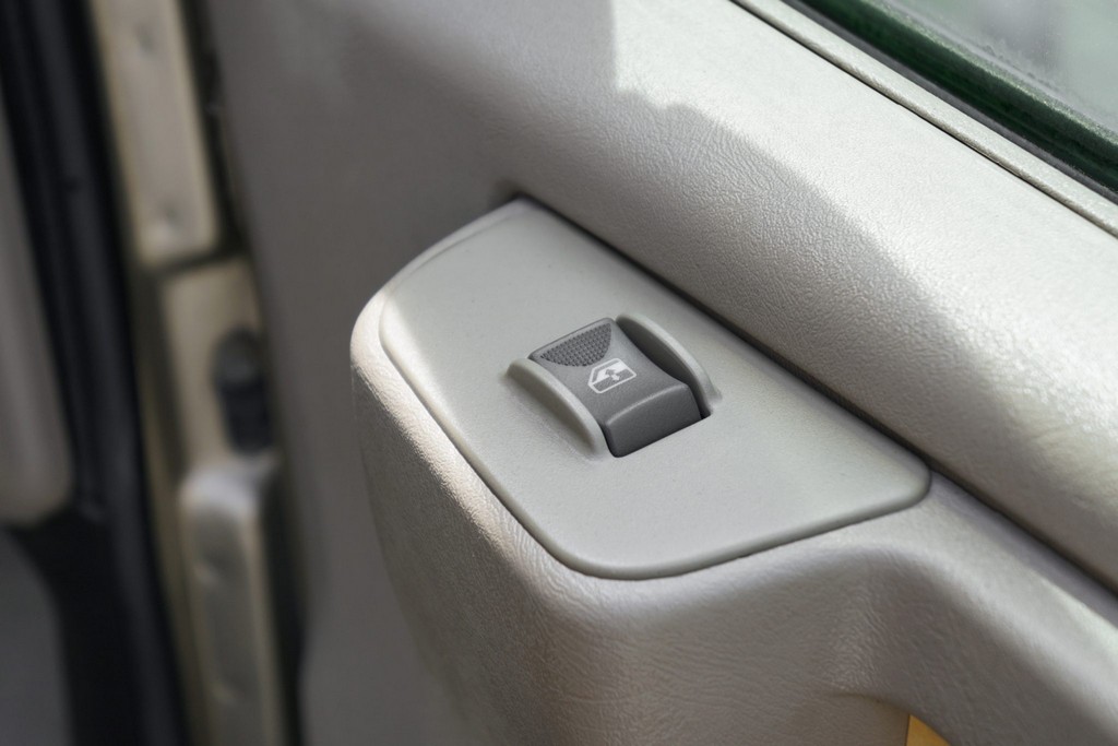 2007 Chevrolet Express 3500 / Roadtrek 210 Versatile – Online Sale - Image 185