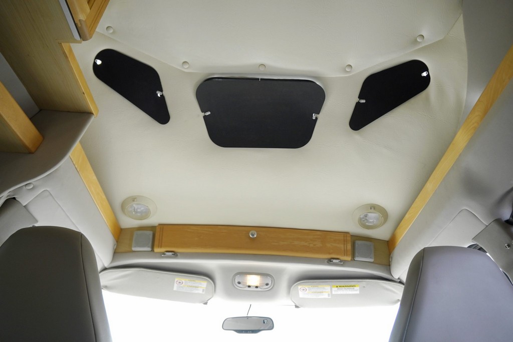 2007 Chevrolet Express 3500 / Roadtrek 210 Versatile – Online Sale - Image 186