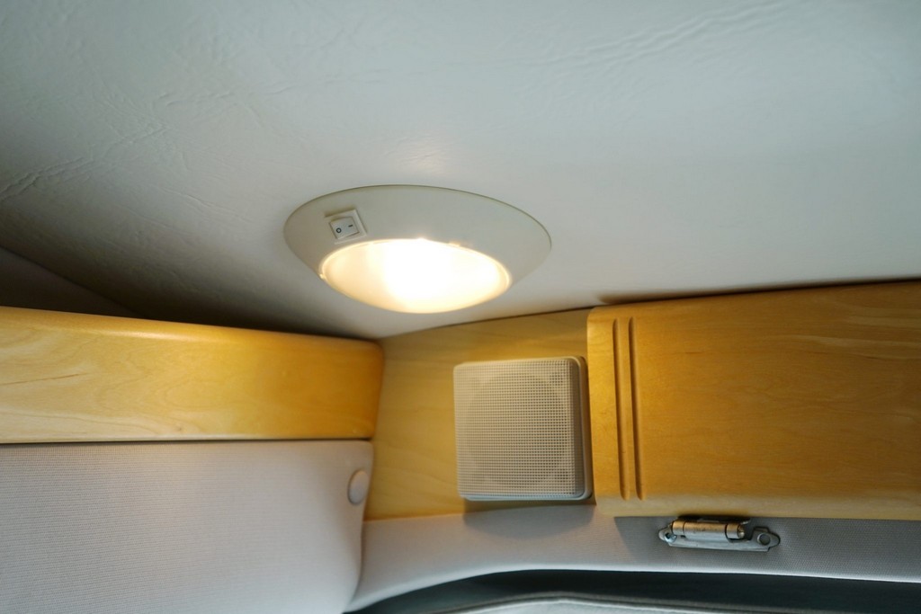 2007 Chevrolet Express 3500 / Roadtrek 210 Versatile – Online Sale - Image 189