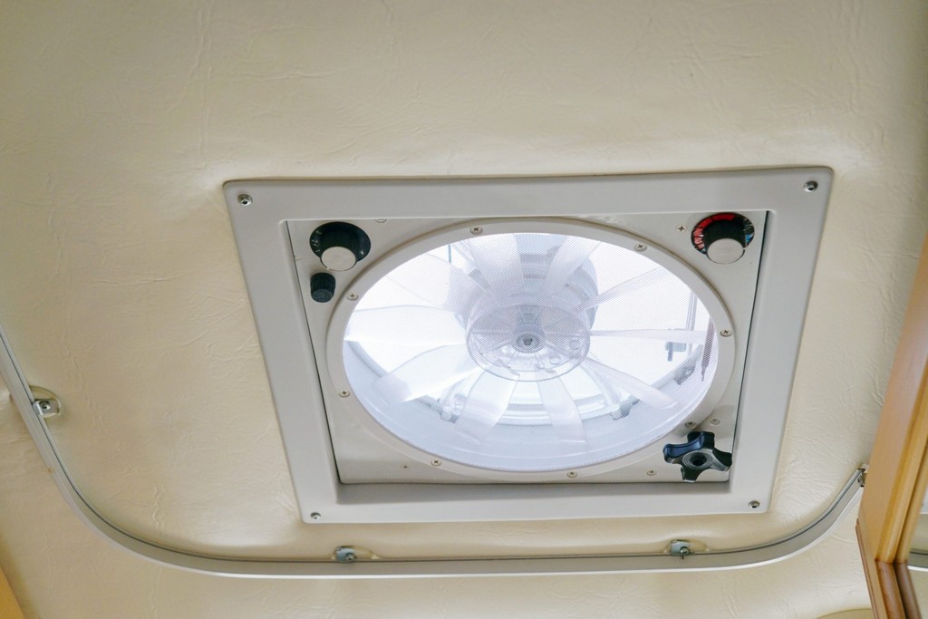 2007 Chevrolet Express 3500 / Roadtrek 210 Versatile – Online Sale - Image 193