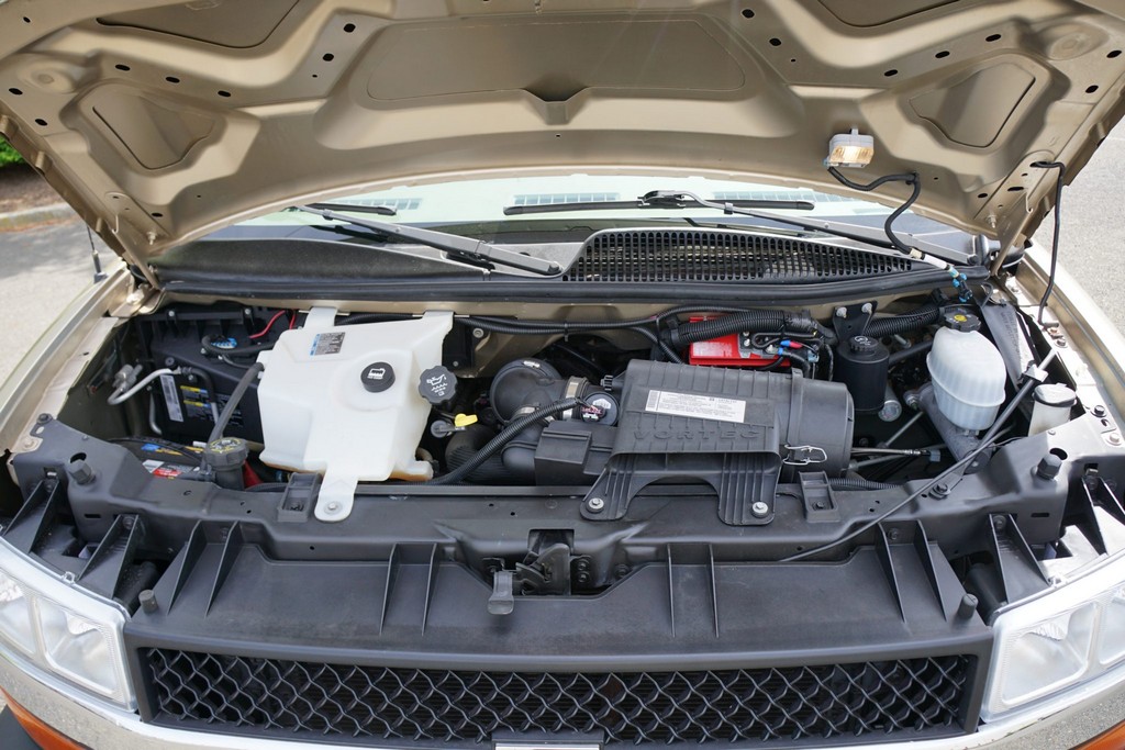 2007 Chevrolet Express 3500 / Roadtrek 210 Versatile – Online Sale - Image 198