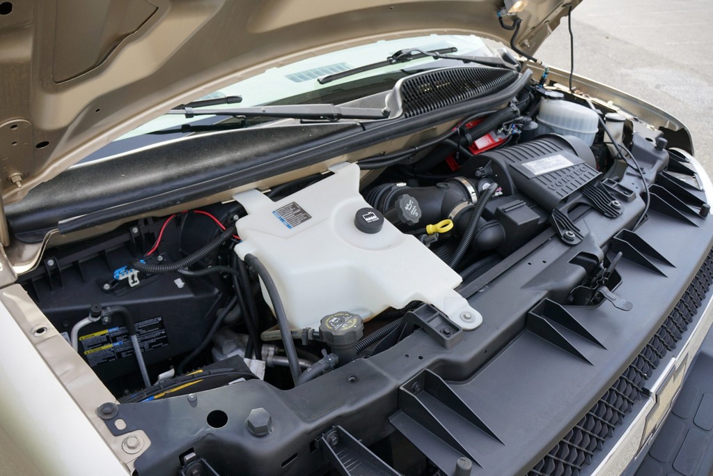 2007 Chevrolet Express 3500 / Roadtrek 210 Versatile – Online Sale - Image 200