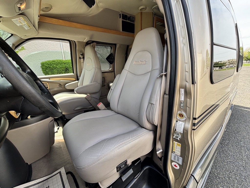 2007 Chevrolet Express 3500 / Roadtrek 210 Versatile – Online Sale - Image 6