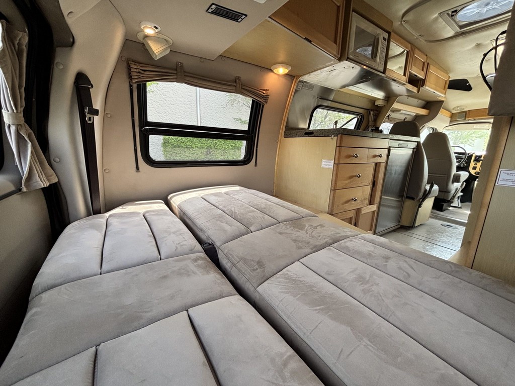 2007 Chevrolet Express 3500 / Roadtrek 210 Versatile – Online Sale - Image 9