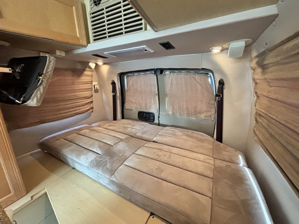 2007 Chevrolet Express 3500 / Roadtrek 210 Versatile – Online Sale - Image 11