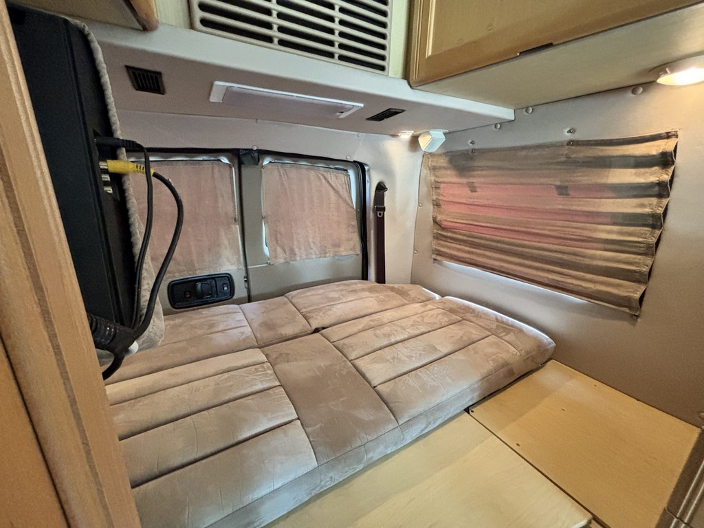 2007 Chevrolet Express 3500 / Roadtrek 210 Versatile – Online Sale - Image 12