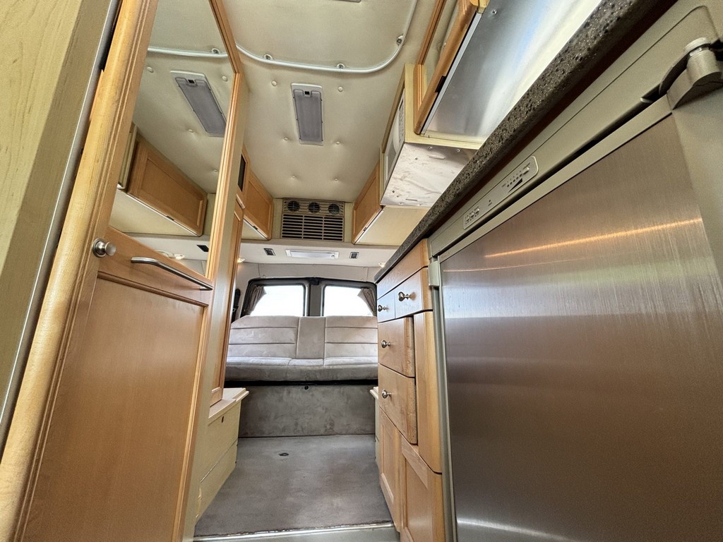 2007 Chevrolet Express 3500 / Roadtrek 210 Versatile – Online Sale - Image 15