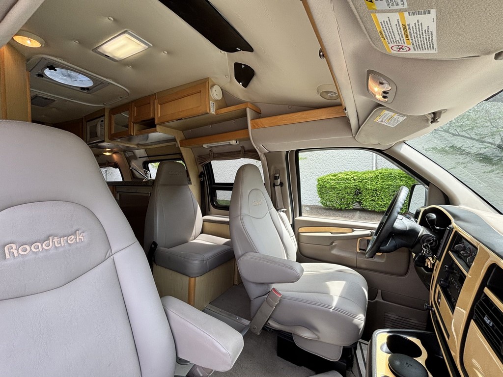 2007 Chevrolet Express 3500 / Roadtrek 210 Versatile – Online Sale - Image 25