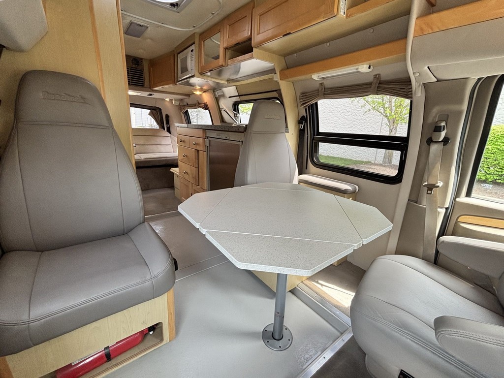 2007 Chevrolet Express 3500 / Roadtrek 210 Versatile – Online Sale - Image 32