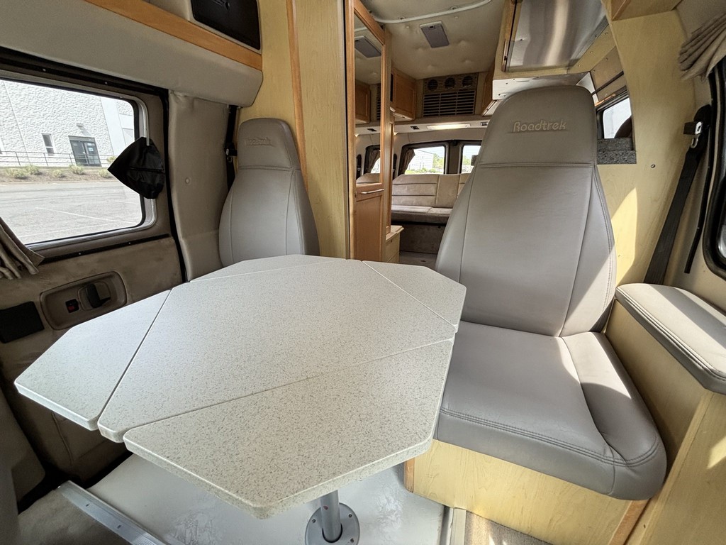 2007 Chevrolet Express 3500 / Roadtrek 210 Versatile – Online Sale - Image 34