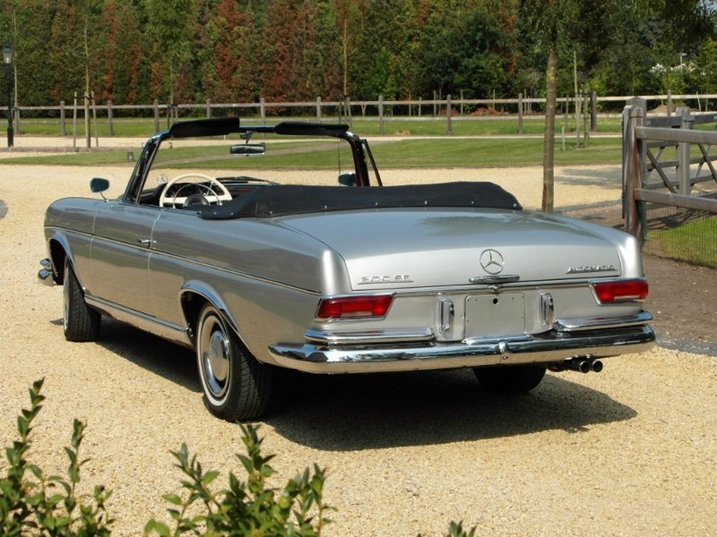 1965 Mercedes-Benz 300 SE – Online Sale - Image 25