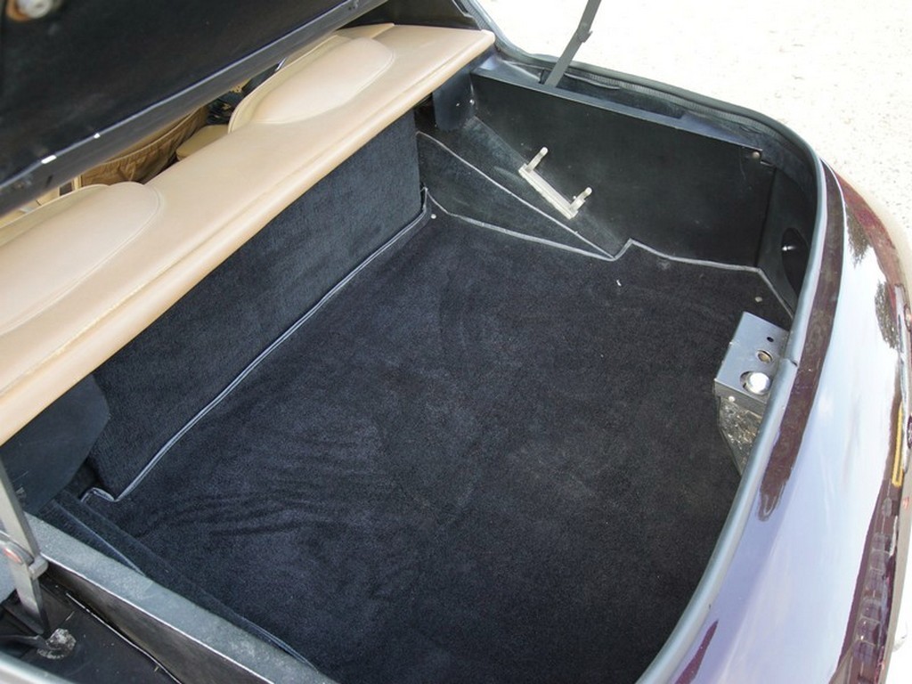 1974 Jensen Interceptor Series III Coupe - Online Sale - Image 4