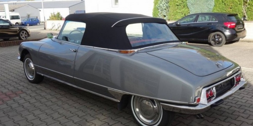 1967 Citroën DS 21 Convertible - Image 2