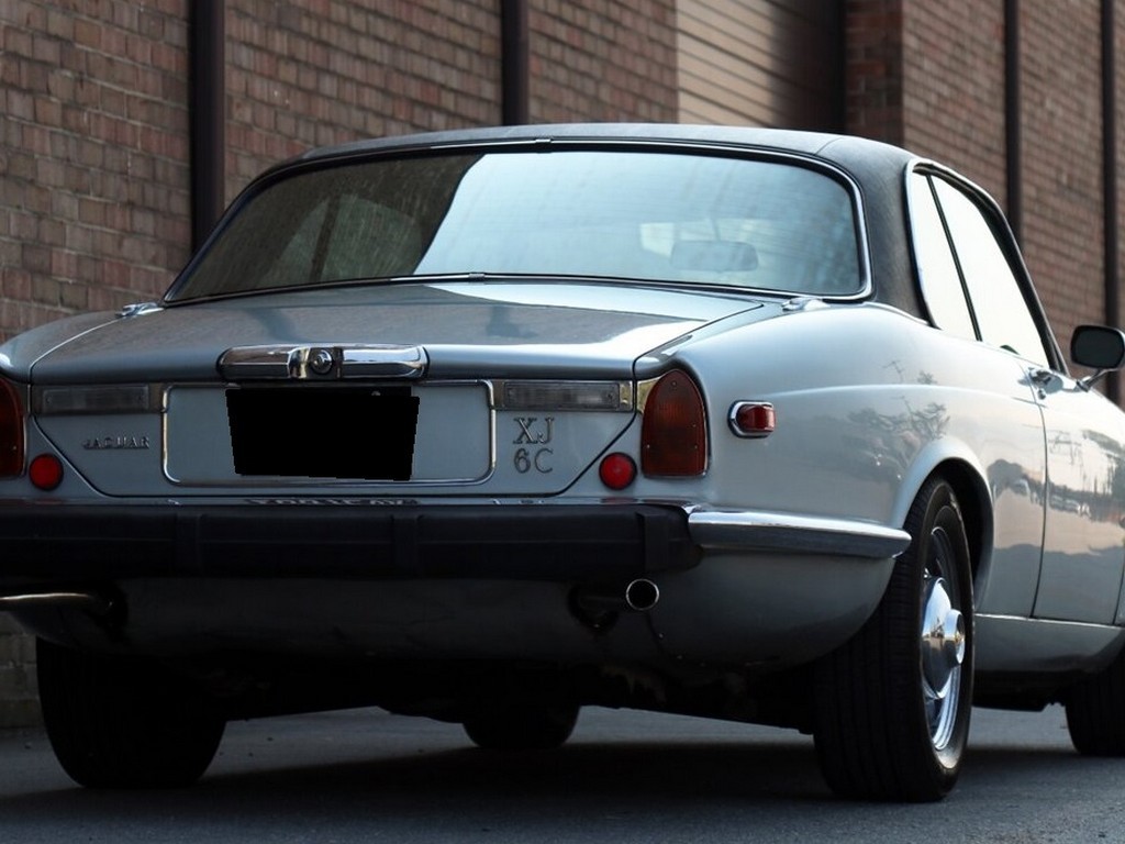 1976 Jaguar XJ6C - Image 9