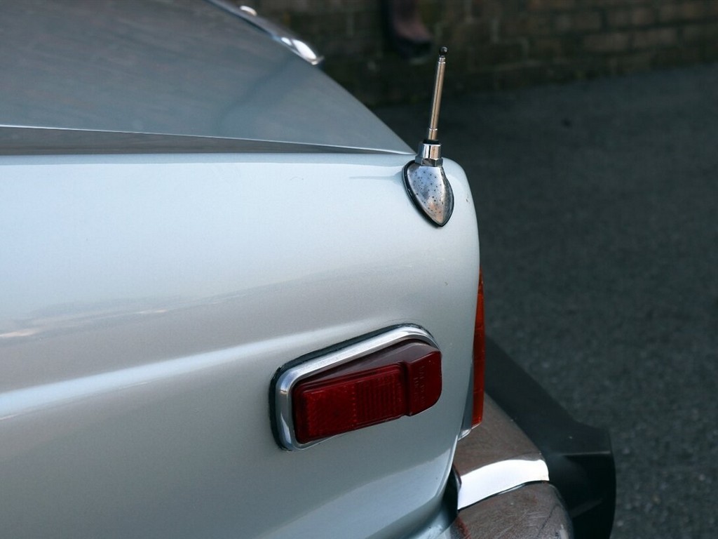 1976 Jaguar XJ6C - Image 11